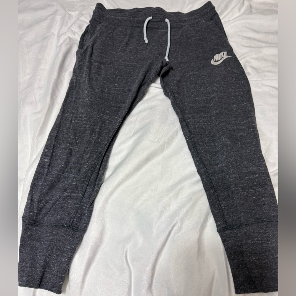 Nike Women’s Cropped Sportswear Gym Vintage Pants